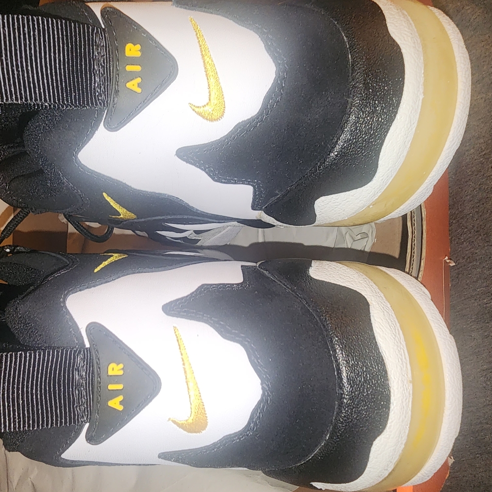 Nike Men's Athletic Shoes - Black and White - Picture 5 of 7